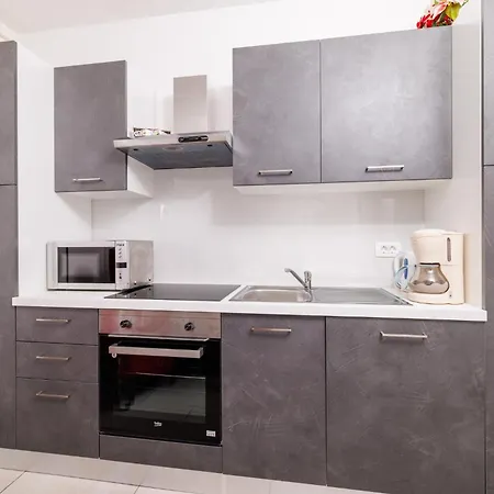 Frano I Lovro C Apartament Crikvenica